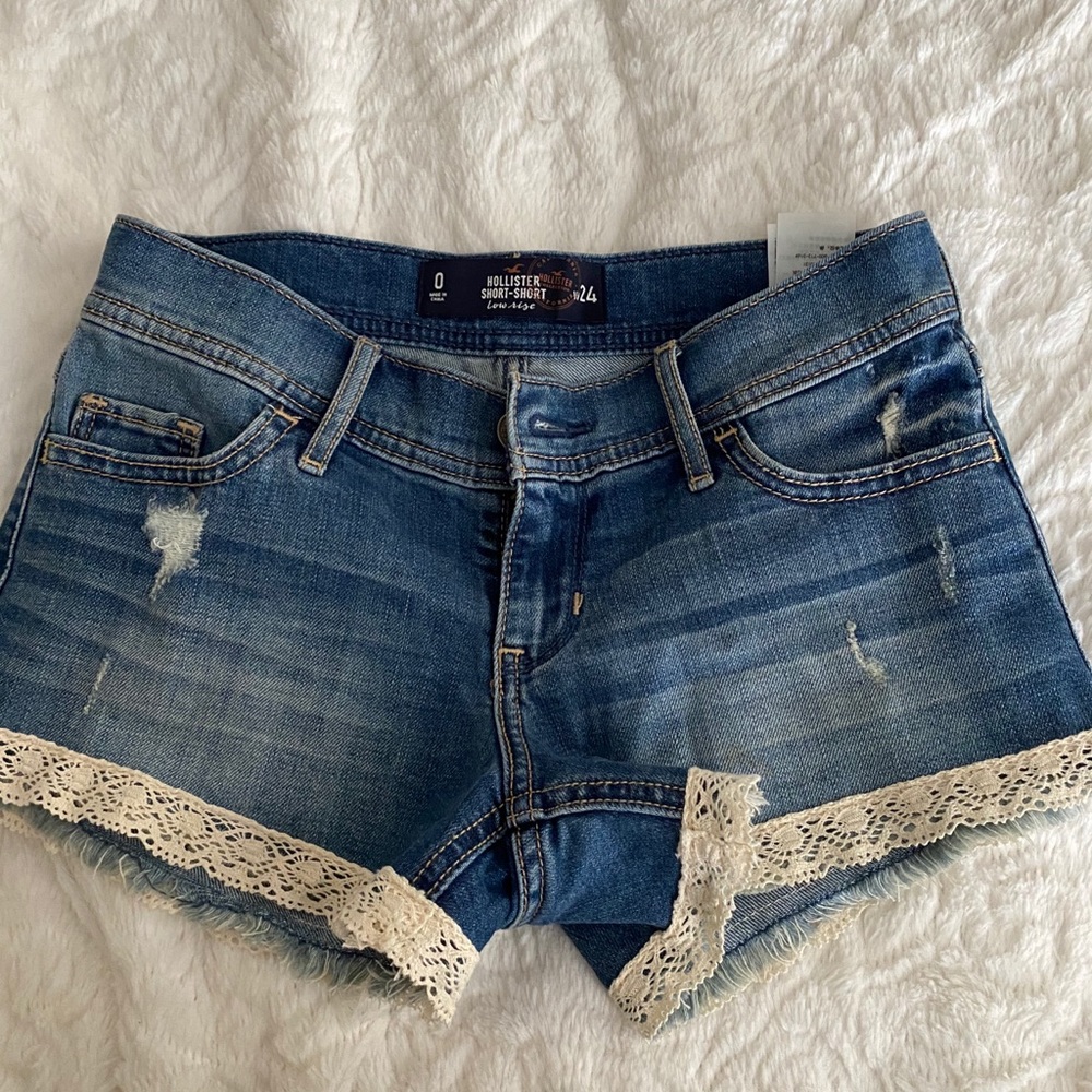 Low Rise Lace Detail shorts
